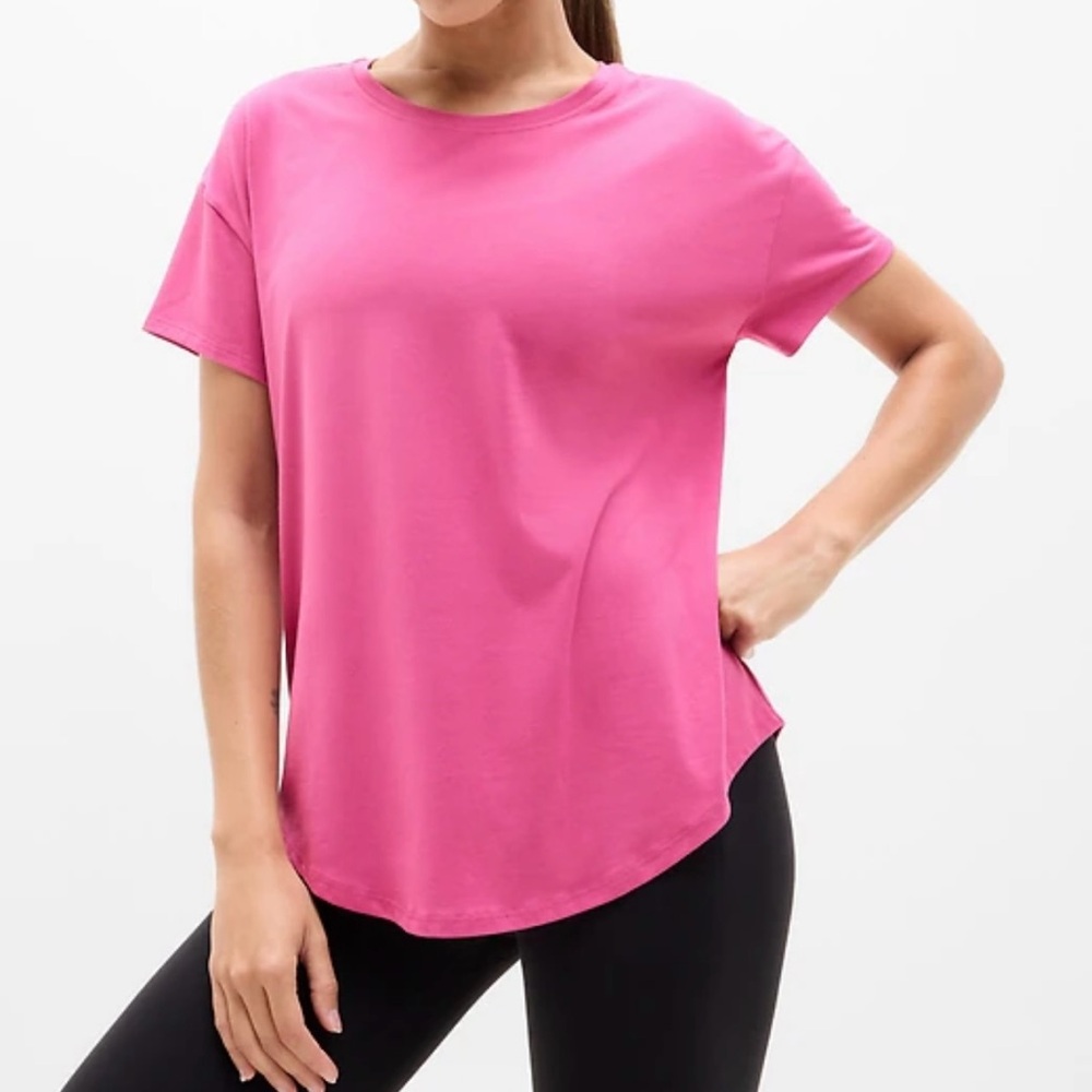 Women’s Short Sleeve Crewneck Tee - Pink